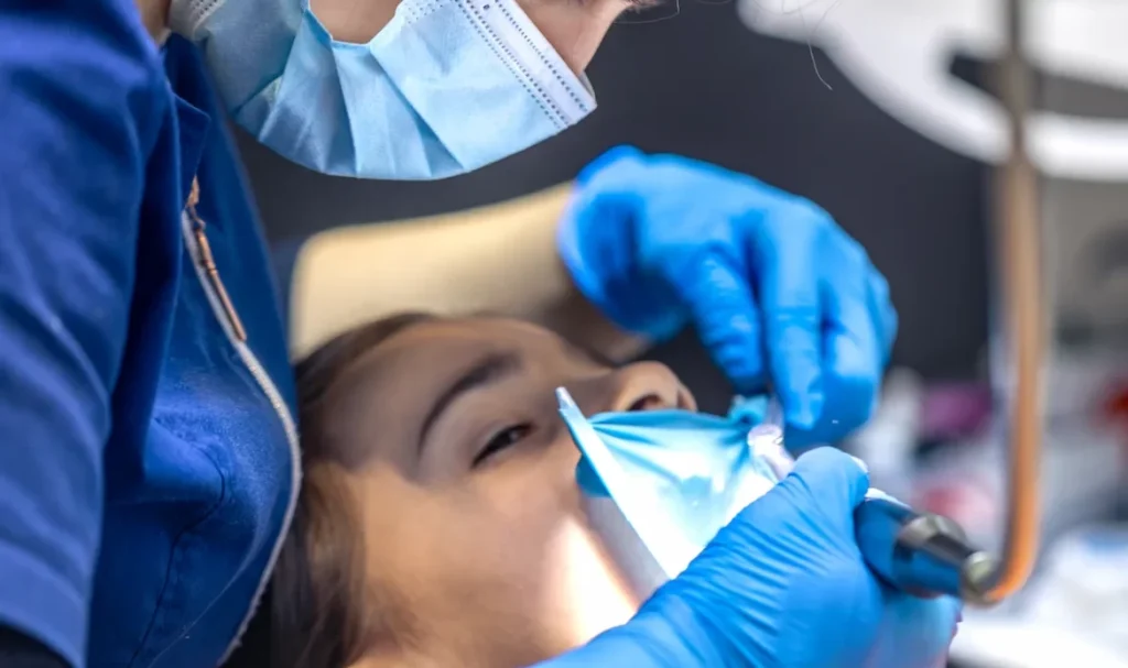 İstanbul’da Acil Dişçi Arayanlar İçin Güvenilir Adres: Dr. Devrim Biriken Sipahi